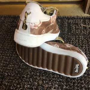 LIKE NEW Coach C101 rose print sneakers